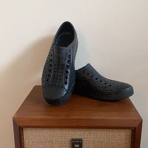 NATIVE - Jefferson Shoe in Jiffy Black